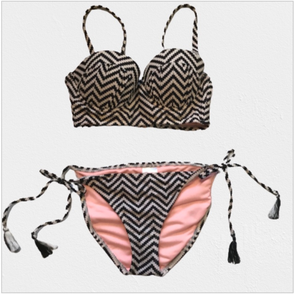 3/$15 Xhilaration zig-zag Aztec bikini